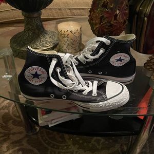 Black and white converse